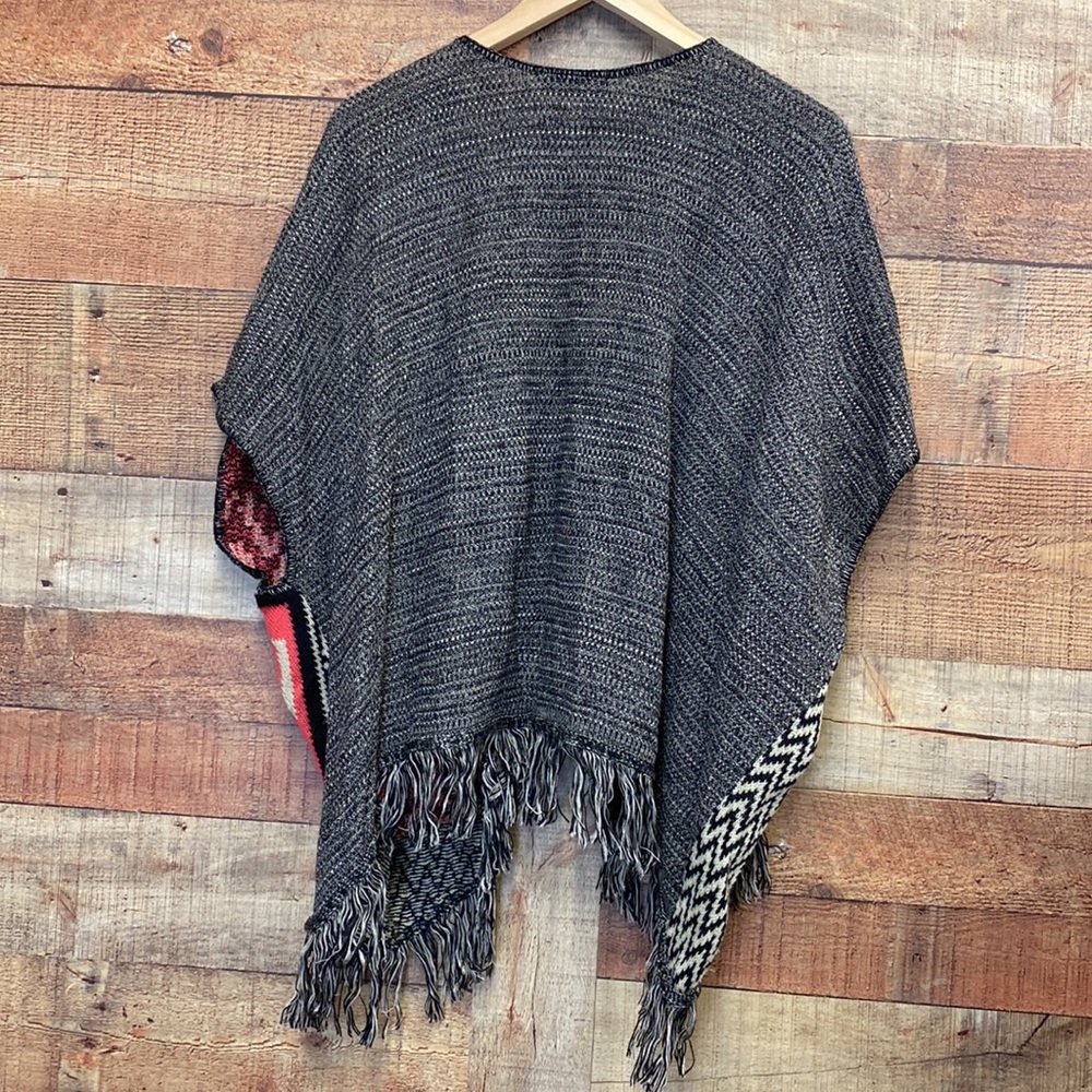 Demanding Aztec Print Knit Kimono Free Size - Picture 5 of 5
